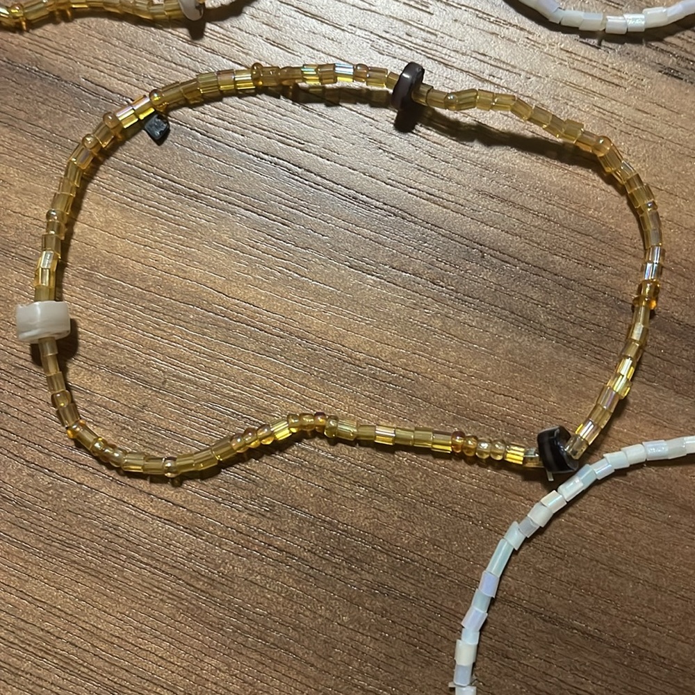 11 beaded bracelets - Picture 3 of 5